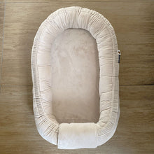 Afbeelding in Gallery-weergave laden, Babynestje Hotel Chique beige zand velours
