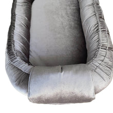 Afbeelding in Gallery-weergave laden, Babynestje Velvet taupe luxury velvet