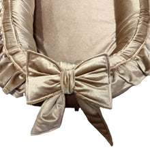 Afbeelding in Gallery-weergave laden, Babynestje Velvet Ruffle - strikken - strik - goud - ruche
