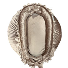 Afbeelding in Gallery-weergave laden, Babynestje Velvet Ruffle - strikken - strik - goud - ruche