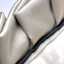 Afbeelding in Gallery-weergave laden, Boxbekleding Sofia in zand beige met bumper en boxkleed en strik