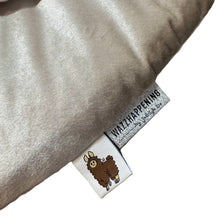 Afbeelding in Gallery-weergave laden, Boxkleed rond Velvet Ruffle in zand kleur - ruche - Luxury Velvet