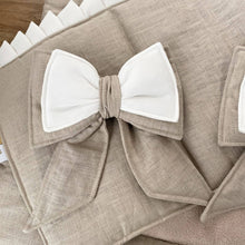 Afbeelding in Gallery-weergave laden, Boxbekleding set Noé Mae voor elke box in zand linnen offwhite ruffles