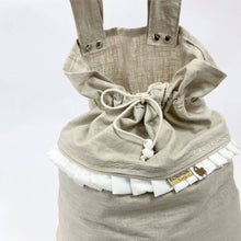 Afbeelding in Gallery-weergave laden, Boxzak Noé Mae in zand linnen met offwhite ruffles en strikjes