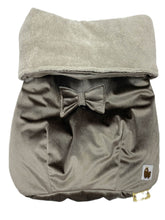 Afbeelding in Gallery-weergave laden, Dekje Luxury Velvet - taupe - strik - bamboe - in diverse kleuren