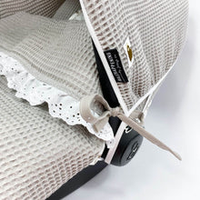 Afbeelding in Gallery-weergave laden, Dekje Naya - wafel - broderie - in 31 kleuren