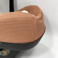 Afbeelding in Gallery-weergave laden, Maxi Cosi hoes Pebble 360 Willow kleiroze wafel wilgentakjes