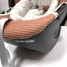 Afbeelding in Gallery-weergave laden, Maxi Cosi hoes Pebble 360 Willow kleiroze wafel wilgentakjes