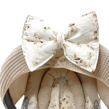 Afbeelding in Gallery-weergave laden, Maxi Cosi hoes Cabrio Flowers zand wafel naturel bloemen