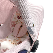 Afbeelding in Gallery-weergave laden, Maxi Cosi hoes universeel aquarel bloemen lichtroze