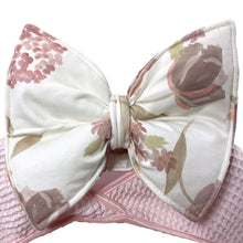 Afbeelding in Gallery-weergave laden, Maxi Cosi hoes universeel aquarel bloemen lichtroze