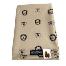 Afbeelding in Gallery-weergave laden, Laken Jungle - gebroken wit - leeuwtje - tijger - in 5 kleuren