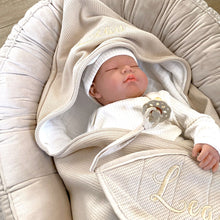 Afbeelding in Gallery-weergave laden, Omslagdoek NewYork - beige - zand - met naam - wafel in 2 kleuren