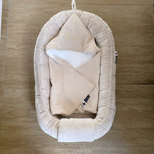 Afbeelding in Gallery-weergave laden, Omslagdoek NewYork - beige - zand - met naam - wafel in 2 kleuren