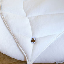 Afbeelding in Gallery-weergave laden, Onderlegger Leaf bladvorm off white box babynestje bed ledikant bamboe