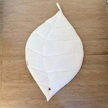 Afbeelding in Gallery-weergave laden, Onderlegger Leaf bladvorm off white box babynestje bed ledikant bamboe