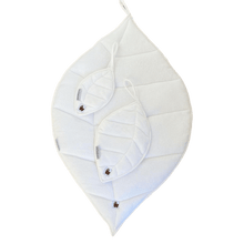 Afbeelding in Gallery-weergave laden, Onderlegger Leaf bladvorm off white box babynestje bed ledikant bamboe