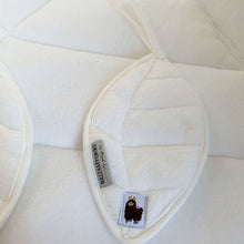 Afbeelding in Gallery-weergave laden, Onderlegger Leaf bladvorm off white box babynestje bed ledikant bamboe