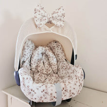 Afbeelding in Gallery-weergave laden, Maxi Cosi hoes Cabrio June plant print bloemen katoen naturel wafel