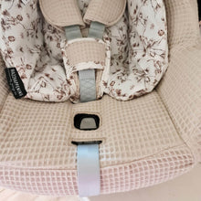 Afbeelding in Gallery-weergave laden, Maxi Cosi hoes Rock Kato zand oudroze katoen plant wafel