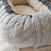 Afbeelding in Gallery-weergave laden, Babynestje Dexter grijs zand wafel kabel