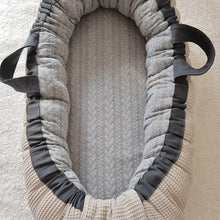 Afbeelding in Gallery-weergave laden, Babynestje Dexter grijs zand wafel kabel