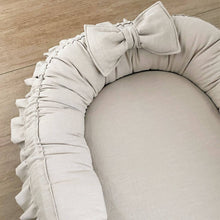Afbeelding in Gallery-weergave laden, Babynestje Milou zand linnen beige ruffle strik luxe