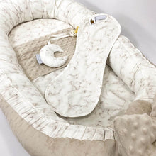 Afbeelding in Gallery-weergave laden, Babynestje Niema marmer zand minky strik