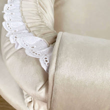 Afbeelding in Gallery-weergave laden, Babynestje Richelle ecru licht beige luxury velvet broderie strik