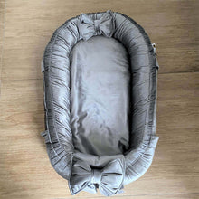 Afbeelding in Gallery-weergave laden, Babynestje Velvet luxury donkergrijs grijs strik fluweel