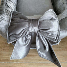 Afbeelding in Gallery-weergave laden, Babynestje Velvet luxury donkergrijs grijs strik fluweel