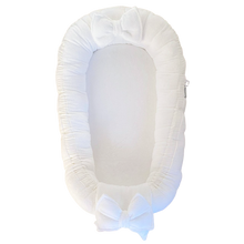 Afbeelding in Gallery-weergave laden, Babynestje Bamboe Strik offwhite bamboo strikken