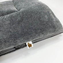 Afbeelding in Gallery-weergave laden, Boxkleed Velvet Nicky-donkergrijs-antraciet-velours-rond-rechth-vierk