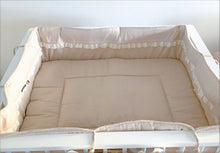 Afbeelding in Gallery-weergave laden, Boxbekleding-boxkleed-boxomranding-luxe strikken-bumper-beige