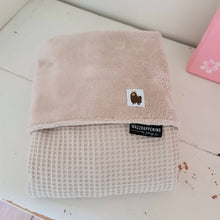 Afbeelding in Gallery-weergave laden, Babydekentje Harper - wafel - bamboe - beige - zand