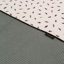 Afbeelding in Gallery-weergave laden, Babydekentje Julian - in 30 kleuren - wafel - wit