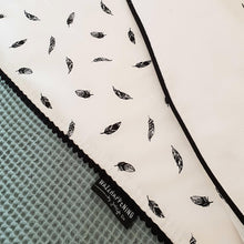 Afbeelding in Gallery-weergave laden, Babydekentje Julian - in 30 kleuren - wafel - wit