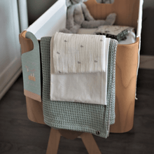 Afbeelding in Gallery-weergave laden, Babydekentje Paris – in 30 kleuren – wafel – dubbel laags - klikbaar