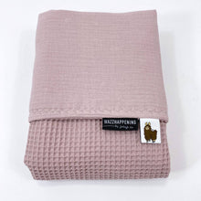 Afbeelding in Gallery-weergave laden, Babydekentje Pax - oudroze - wafel - hydrofiel