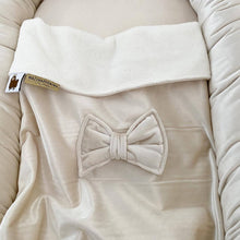 Afbeelding in Gallery-weergave laden, Babydekentje Velvet Strik-fluweel-bamboe-ecru-licht beige-creme