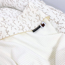 Afbeelding in Gallery-weergave laden, Babydekentje Willow-ribfluweel-wilgenkatjes-goud-crème-velours-ecru
