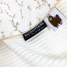 Afbeelding in Gallery-weergave laden, Babydekentje Willow-ribfluweel-wilgenkatjes-goud-crème-velours-ecru