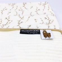 Afbeelding in Gallery-weergave laden, Babydekentje Willow-ribfluweel-wilgenkatjes-goud-crème-velours-ecru