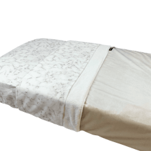 Afbeelding in Gallery-weergave laden, Babydekentje Luxury Velvet-fluweel-licht beige-crème-in 10 kleuren