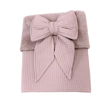 Afbeelding in Gallery-weergave laden, Babydekentje Strik - oudroze - wafel - bamboo - bamboe - badstof