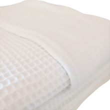 Afbeelding in Gallery-weergave laden, Babydekentje Strik - in 30 kleuren - wit - wafel - teddy