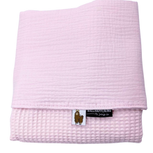 Afbeelding in Gallery-weergave laden, Babydekentje Liz - lichtroze - wafel - hydrofiel