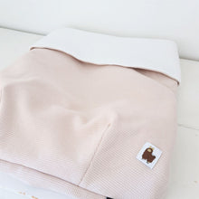 Afbeelding in Gallery-weergave laden, Dekje CoCo - zand - creme - mini wafel - gebreid - hydrofiel