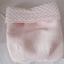 Afbeelding in Gallery-weergave laden, Dekje Lieve - wafel - minky - lichtroze