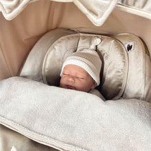 Afbeelding in Gallery-weergave laden, Dekje Luxury Velvet - zand - strik - bamboe - in diverse kleuren